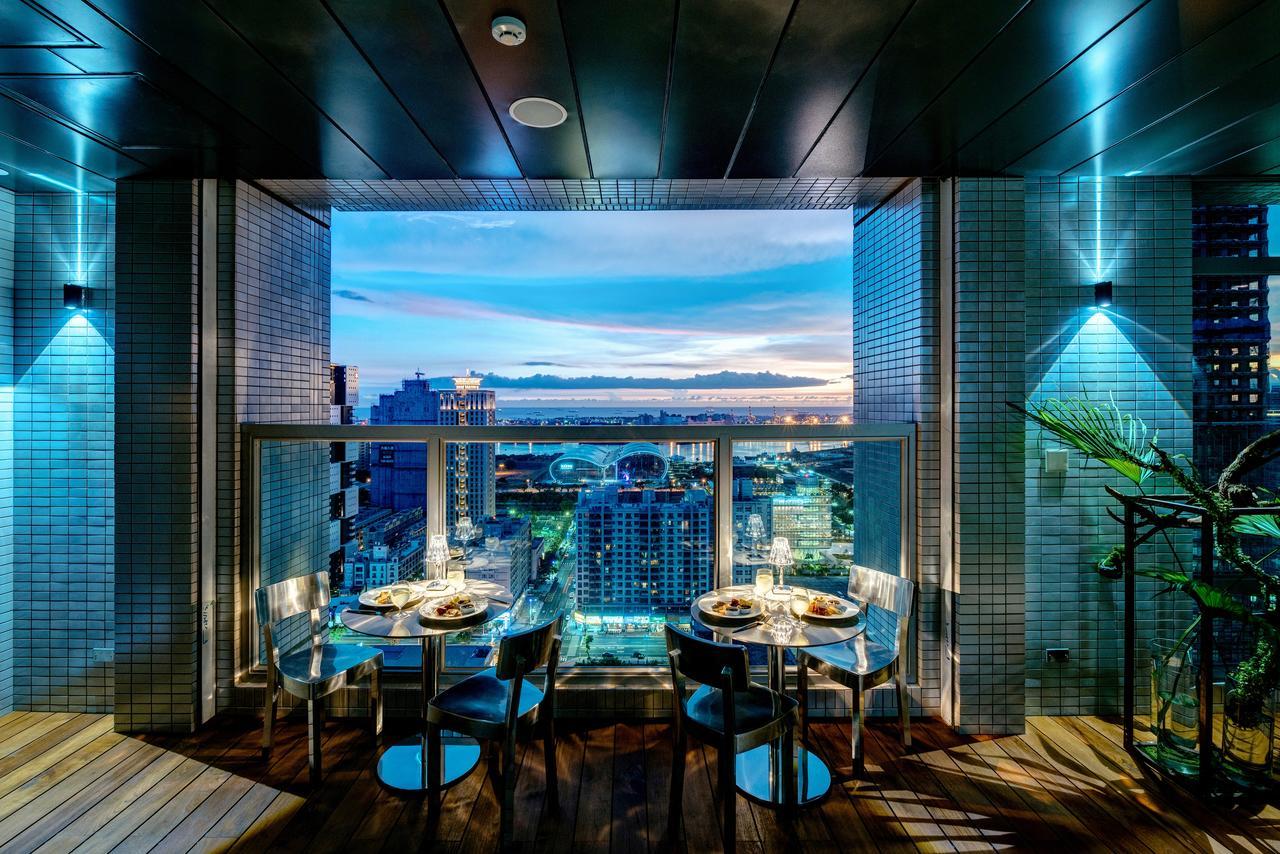 Silks Club Hotel Kaohsiung Buitenkant foto View from the restaurant