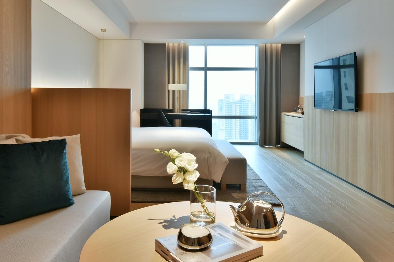 Silks Club Hotel Kaohsiung Buitenkant foto Deluxe Room
